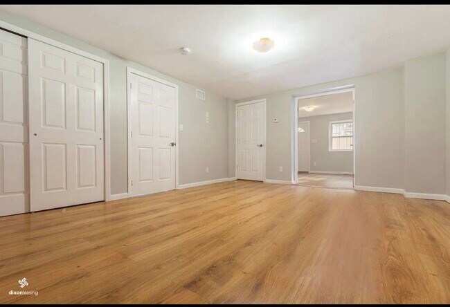 Building Photo - 215 Pavonia Ave