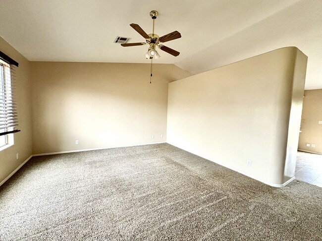 Building Photo - 502 N 200 E