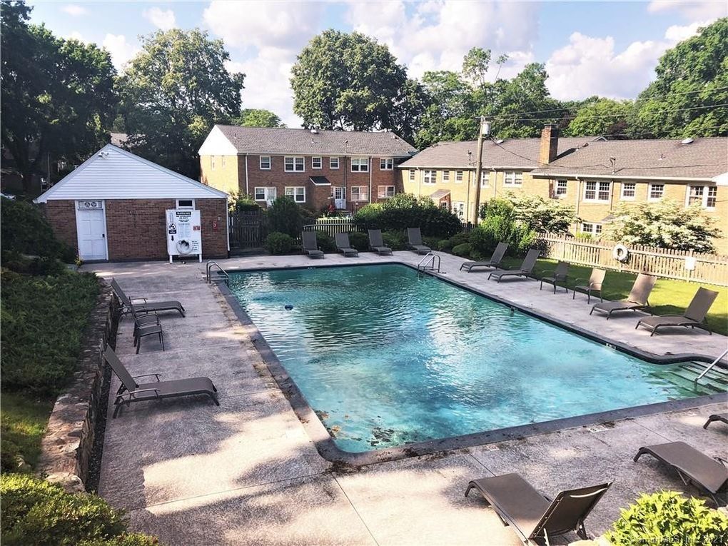 126 Heritage Hill Rd Unit D, New Canaan, CT 06840 Condo for Rent in