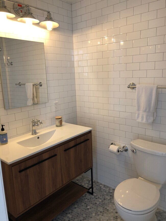 Foto del edificio - 701 Lamont St NW