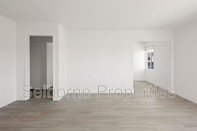 Foto del edificio - 369 Colusa Ave