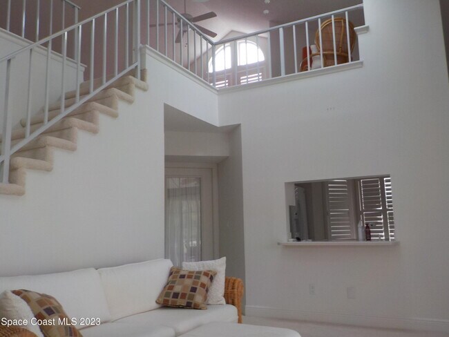 Foto del edificio - 4740 Lake Waterford Way