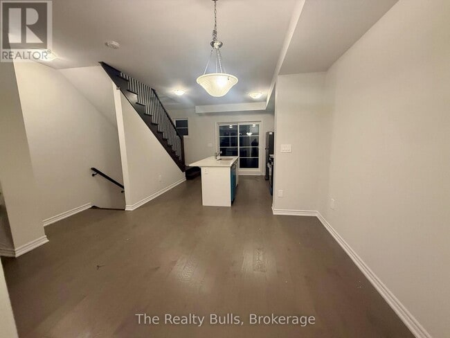 Building Photo - 5886 Saigon St