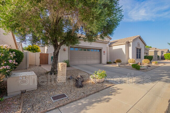 Building Photo - 4818 E Annette Dr