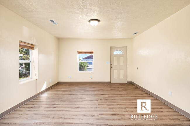 Foto del edificio - 3 Bedroom House in Central Point!