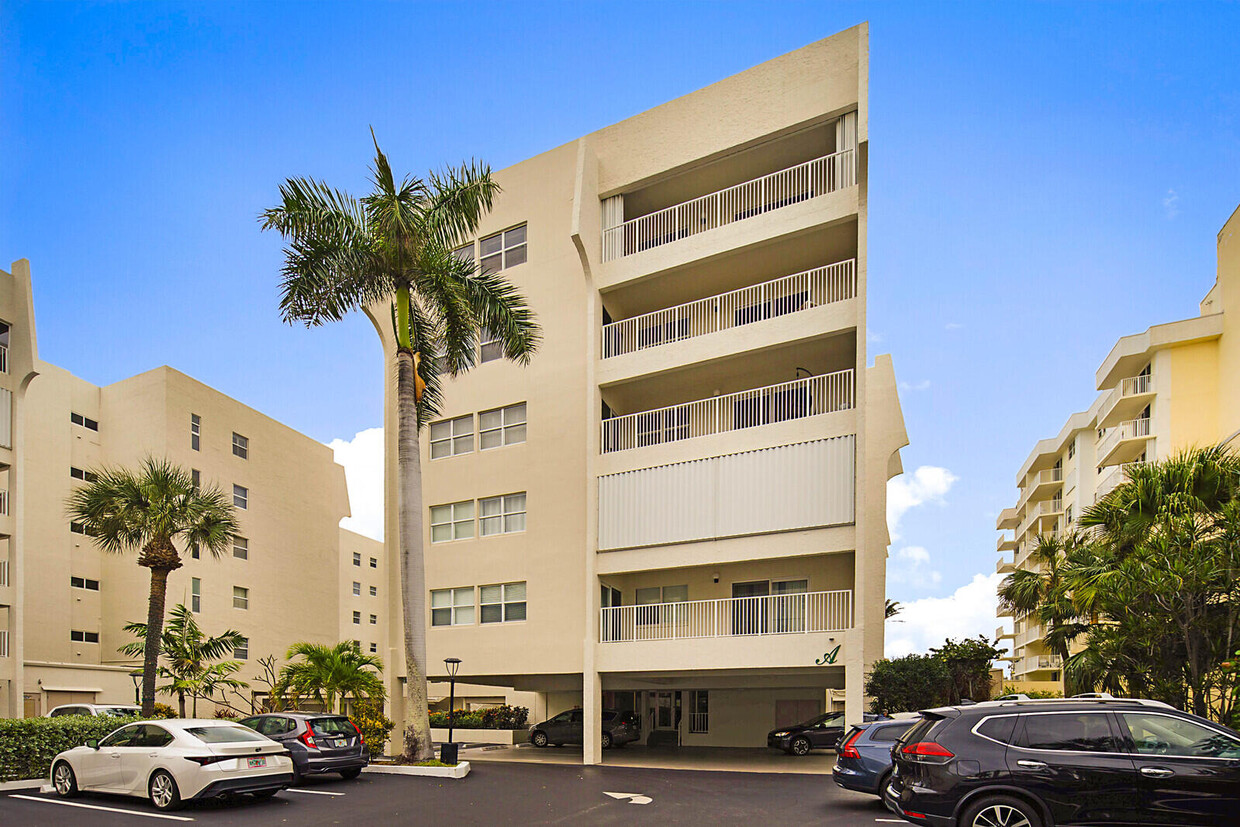 Foto principal - 3520 S Ocean Blvd