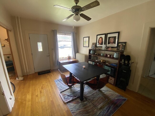 Building Photo - Spacious 1 Bedroom Upper Duplex Near Downtown Eau Claire - Available October 1st!
