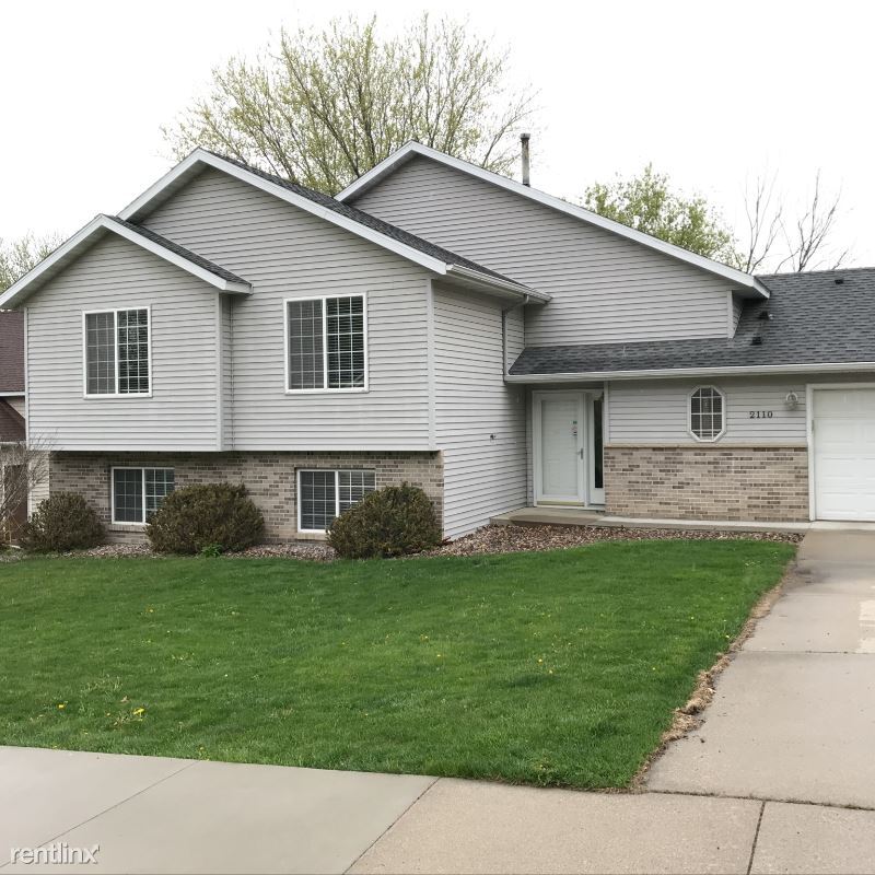 Primary Photo - 3 br, 2.5 bath House - 2110 Ponderosa Dr SW