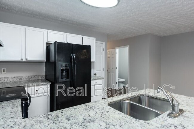 Building Photo - 218 Matthew Ln