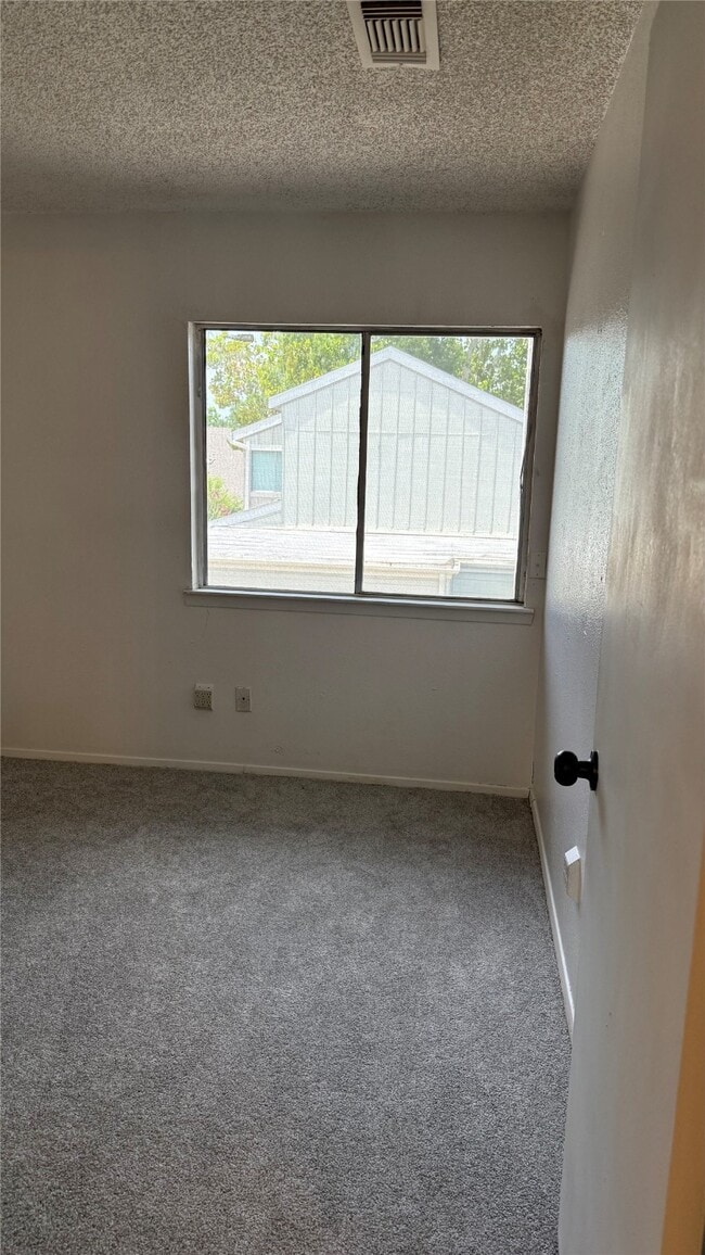 Building Photo - 12922 Wirevine Ln