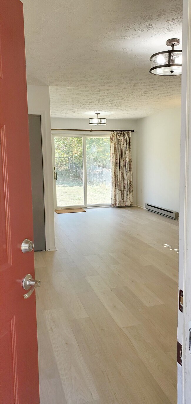 Foto del edificio - 352 Opequon Ave