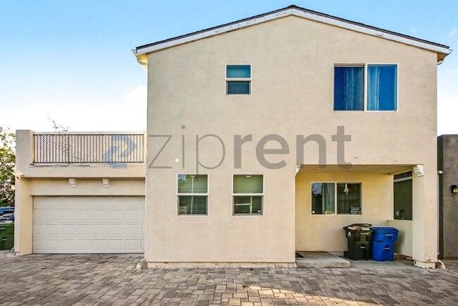 Building Photo - Unit