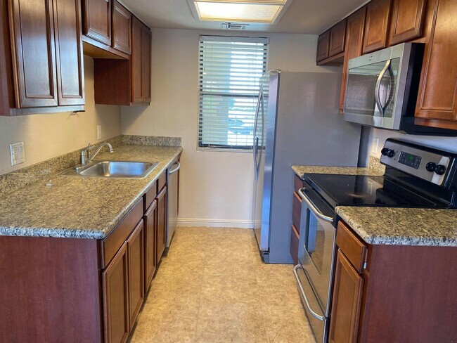 Primary Photo - 43376 Cook St