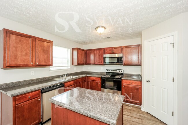 Foto del edificio - Lease today! No extra charge for contentme...