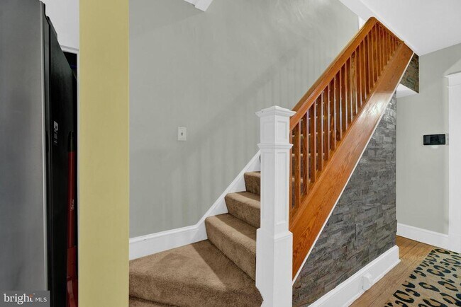 Building Photo - 1618 Eastern Ave NE