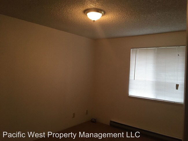 Building Photo - 1603 Lincoln Way