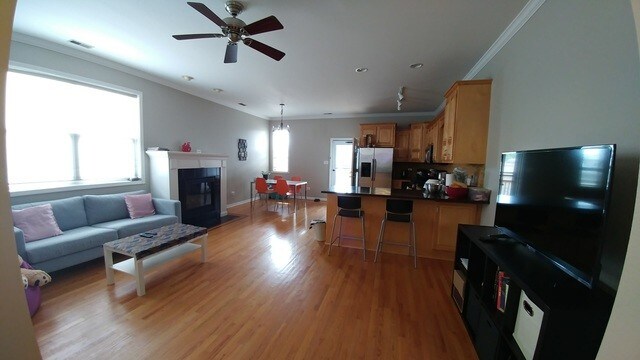 Foto del edificio - 1546 N Bosworth Ave