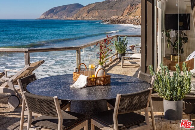 Foto del edificio - 42602 Pacific Coast Hwy