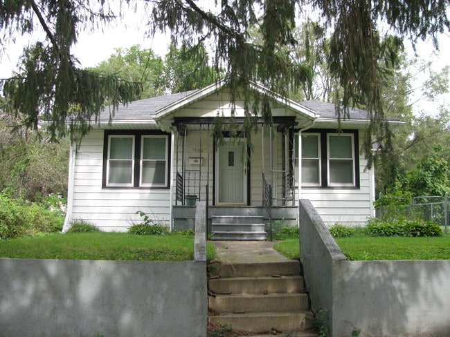 Photo - 1004 W Hill St (Urbana, IL) House