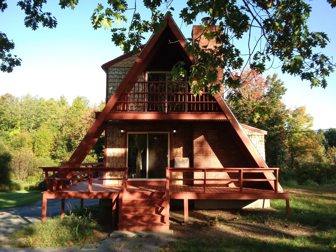 84 Tuttle Ln, Greenland, NH 03840 House Rental in Greenland, NH