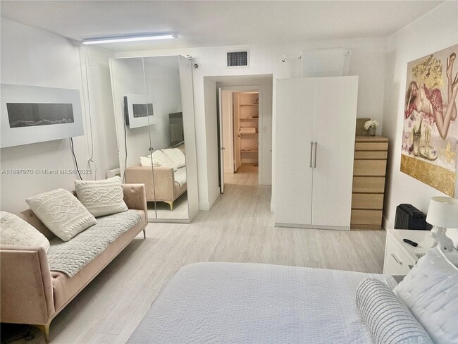 Foto del edificio - 2301 Collins Ave