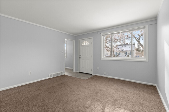 Foto del edificio - 24126 Dartmouth St