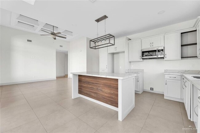 Foto del edificio - 1202 S Linda St