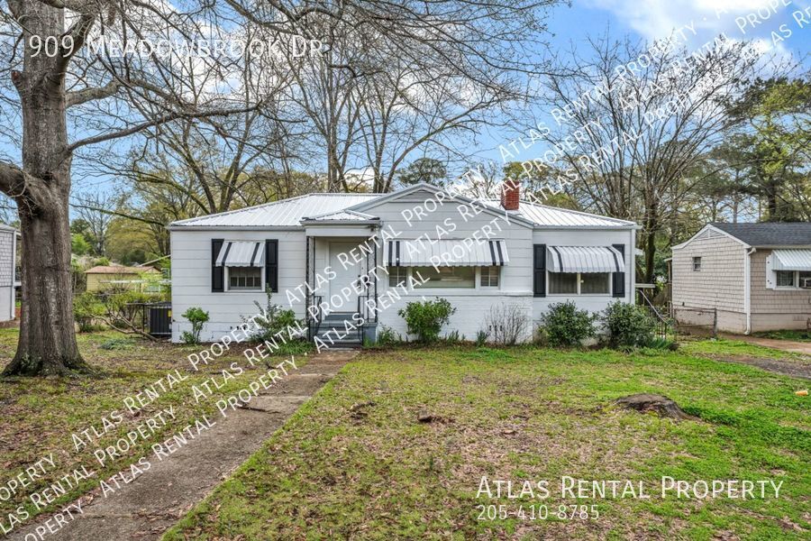 Primary Photo - 909 Meadowbrook Dr