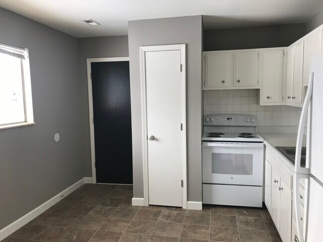 Kitchen - 203 Shari Dr