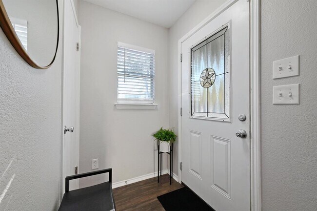 Foto del edificio - 13404 Coomes Dr