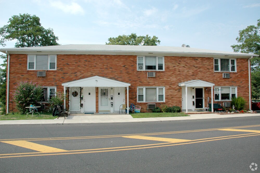 Primary Photo - 205 Wall St