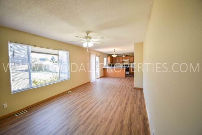 Building Photo - Updated 3 Bedroom, 2.5 Bath Home In West D...