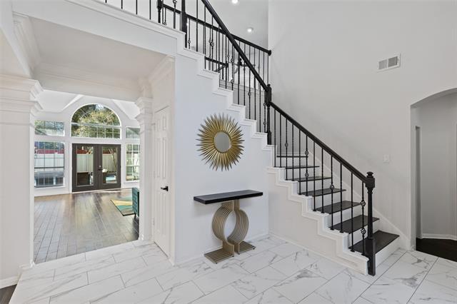 Building Photo - 2044 Cannes Dr