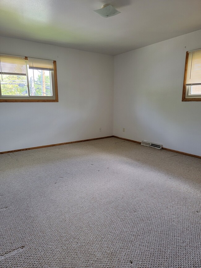 Building Photo - 9626 W Silver Spring Dr