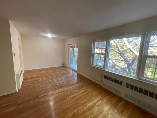 Foto del edificio - 72 Paerdegat 2nd St