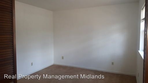 Building Photo - 148 Springwoods Lake Pt