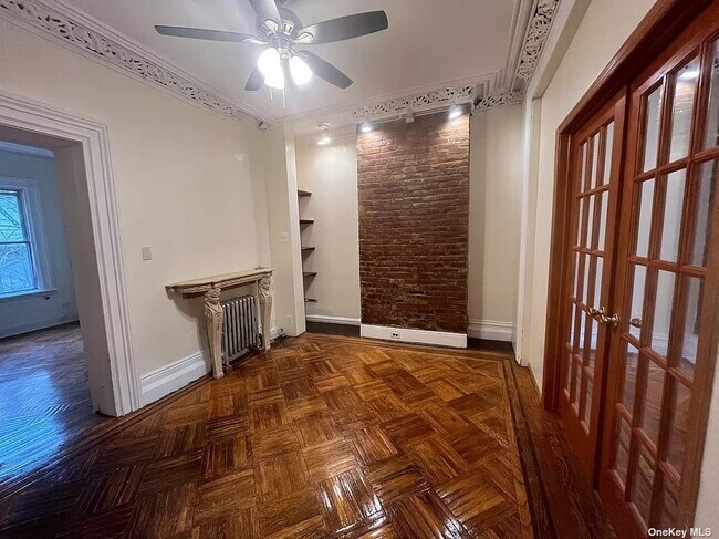 Building Photo - 243 Clifton Pl
