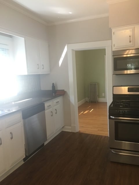 Kitchen - 204 Pleasant St