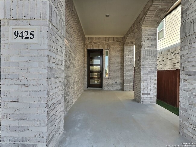Building Photo - 9425 Mattock