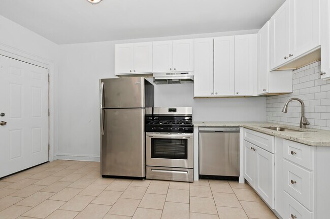 Building Photo - 2618 W 64th St