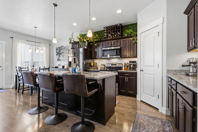 Foto del edificio - 4318 W Burwell Ln
