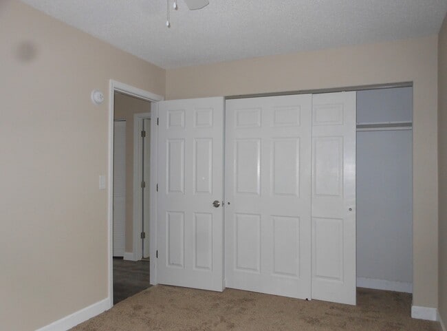 Building Photo - 805 S Morrison Ave