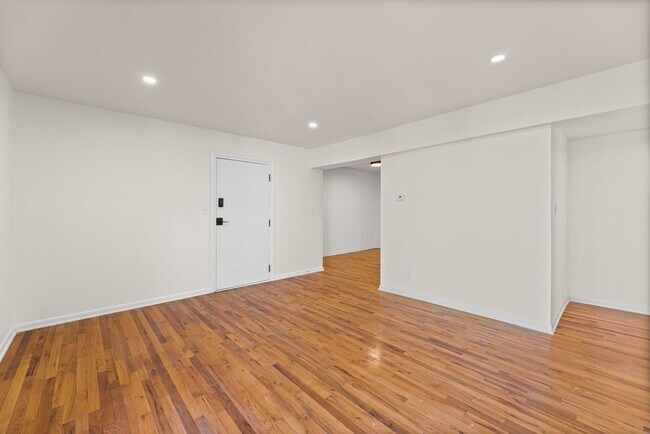 Building Photo - Walnut Apartments