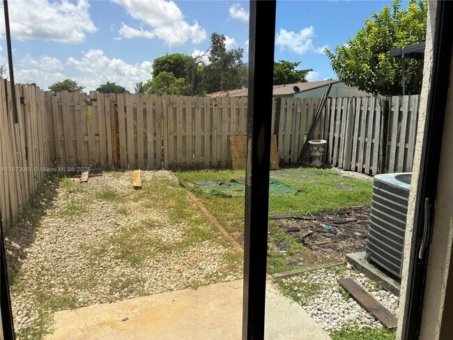 Foto del edificio - 28115 SW 143rd Ct