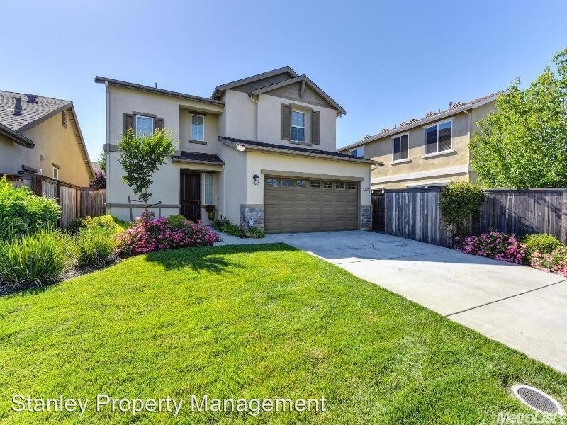 3 br, 2.5 bath House 2305 Ellesmere Loop House Rental in Roseville