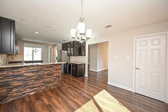 Building Photo - 414 Fox Briar Ln