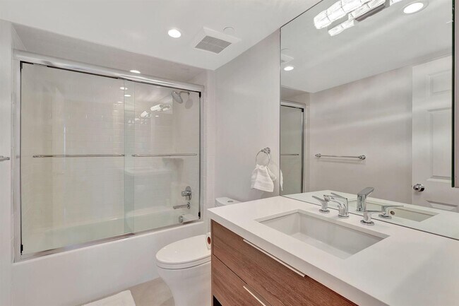 Foto del edificio - 3360 S Ocean Blvd