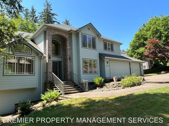 Foto del edificio - 4 br, 3.5 bath House - 3926 Shasta View