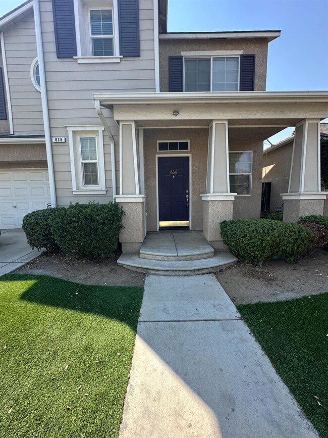 Building Photo - 636 W Venice Ln