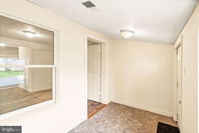 Building Photo - 439 West Ln